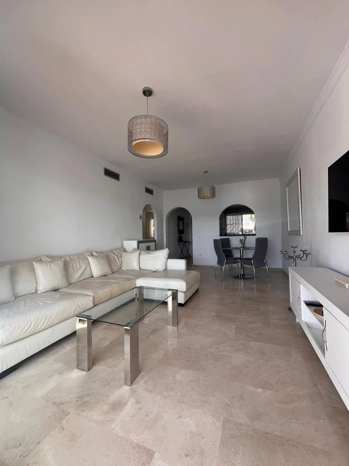 2 Bedroom Middle Floor Apartment for Sale in Riviera del Sol, Málaga - Image 6