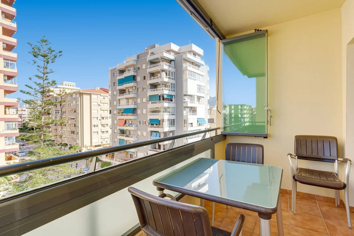 1 Bedroom Middle Floor Apartment for Sale in Los Boliches, Málaga - Image 2