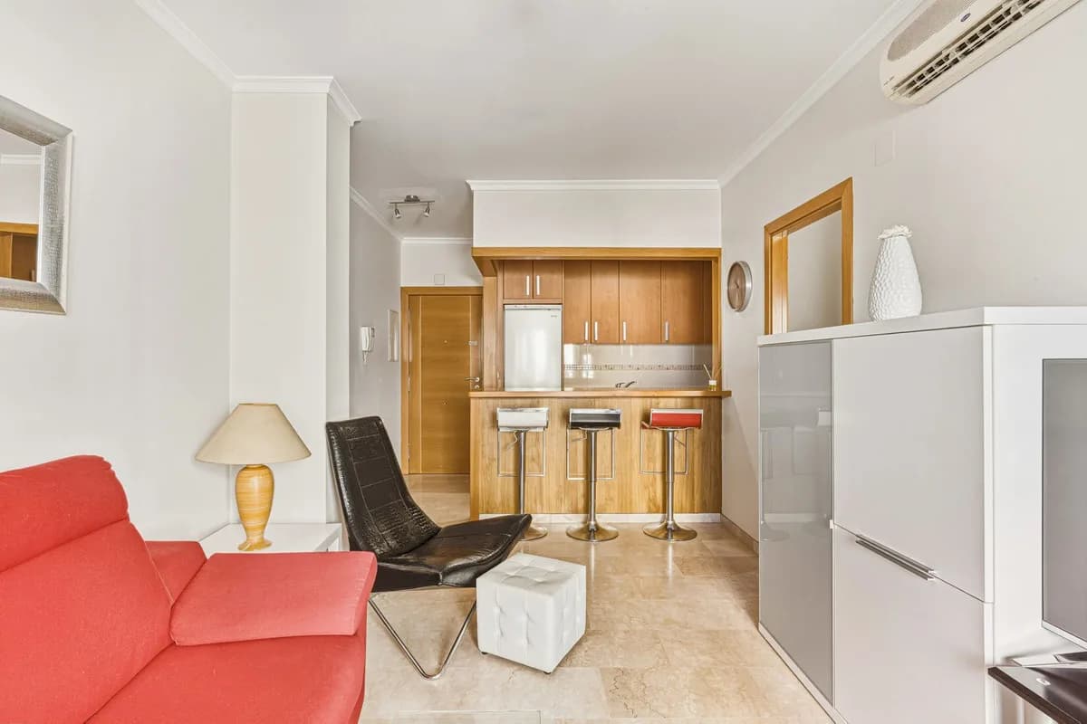 1 Bedroom Middle Floor Apartment for Sale in Los Boliches, Málaga - Image 9