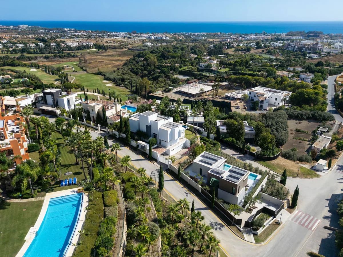 5 Bedroom Detached Villa for Sale in Los Flamingos, Málaga - Image 4