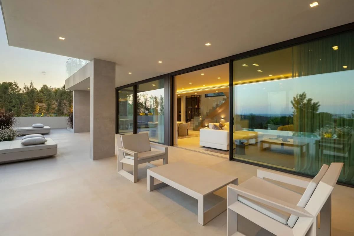 5 Bedroom Detached Villa for Sale in Los Flamingos, Málaga - Image 8
