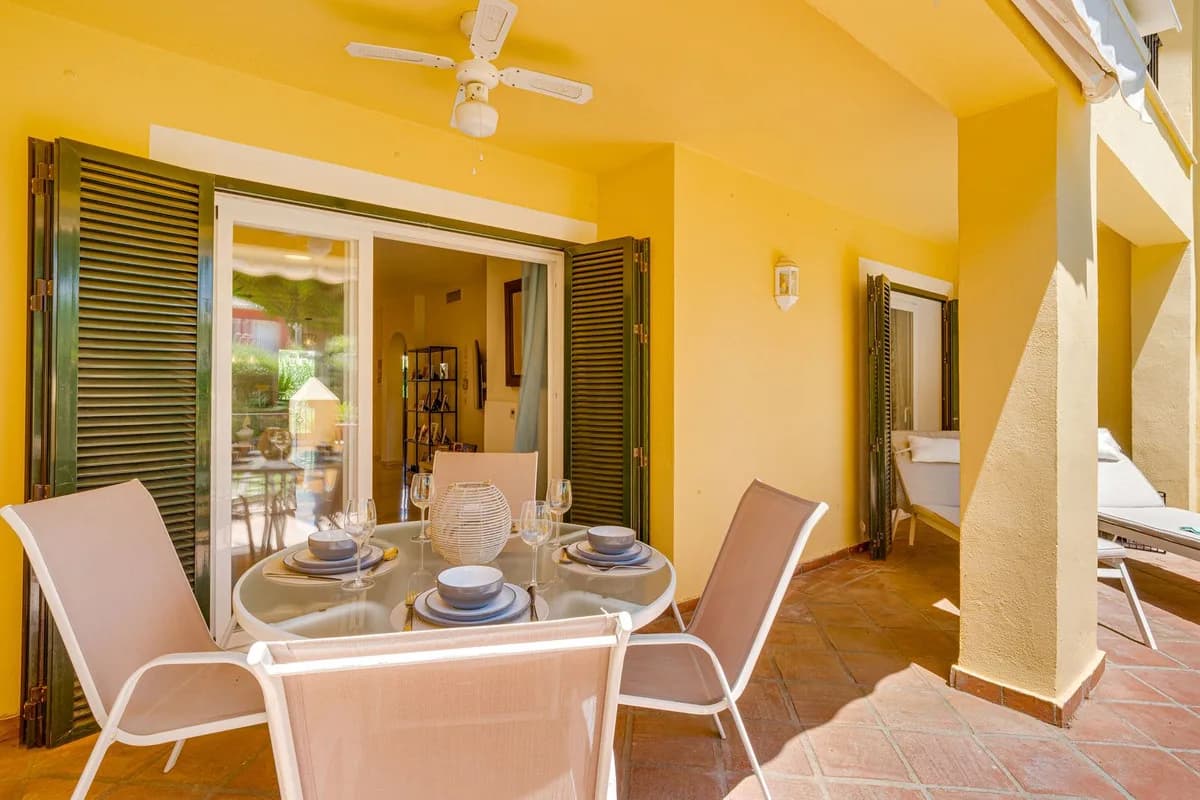 2 Bedroom Ground Floor Apartment for Sale in Guadalmina Alta, Málaga - Image 4