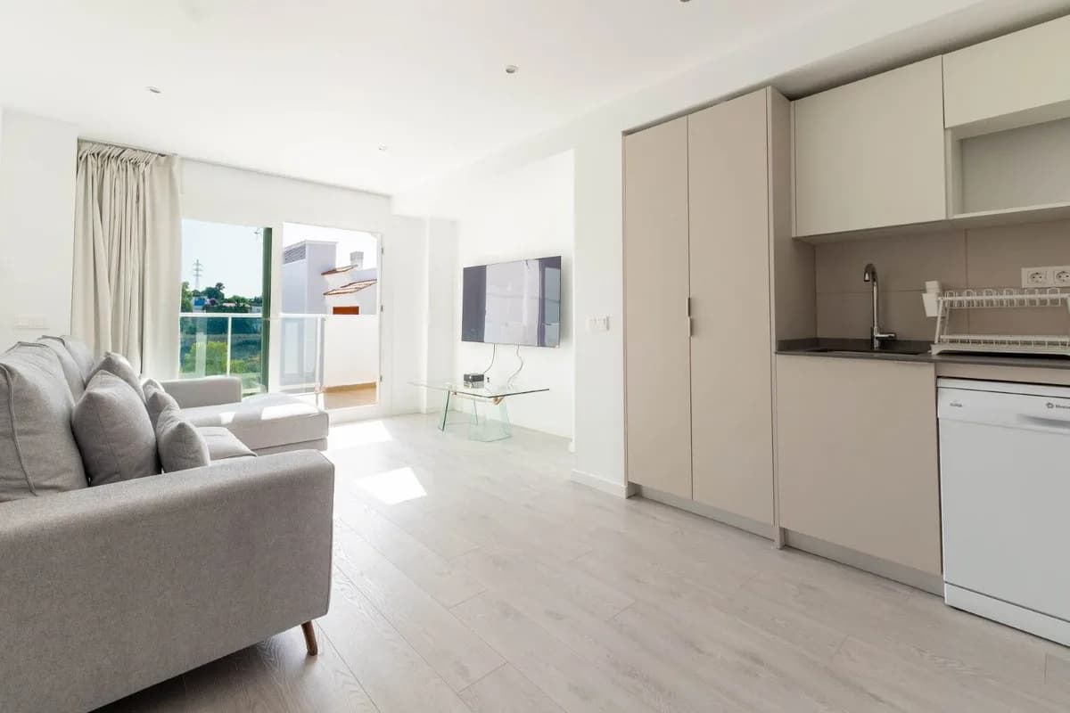 4 Bedroom Penthouse Duplex for Sale in Torreblanca, Málaga - Image 3