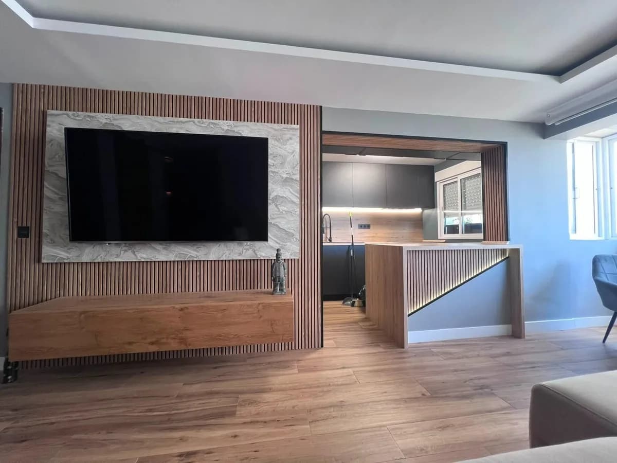 3 Bedroom Middle Floor Apartment for Sale in Estepona, Málaga - Image 5