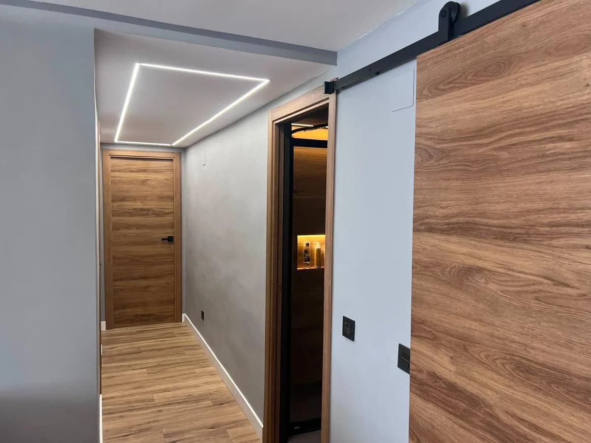 3 Bedroom Middle Floor Apartment for Sale in Estepona, Málaga - Image 9