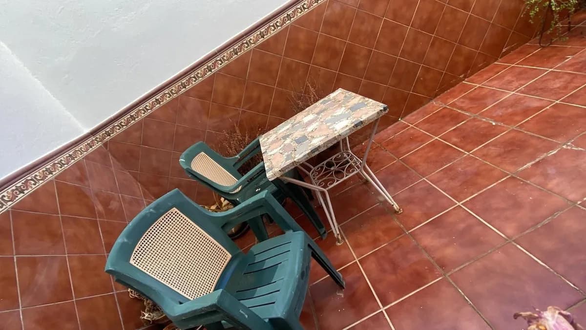 3 Bedroom Middle Floor Apartment for Sale in Ronda, Málaga - Image 4
