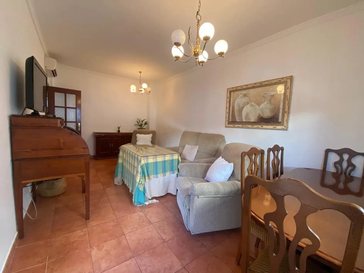 3 Bedroom Middle Floor Apartment for Sale in Ronda, Málaga - Image 7