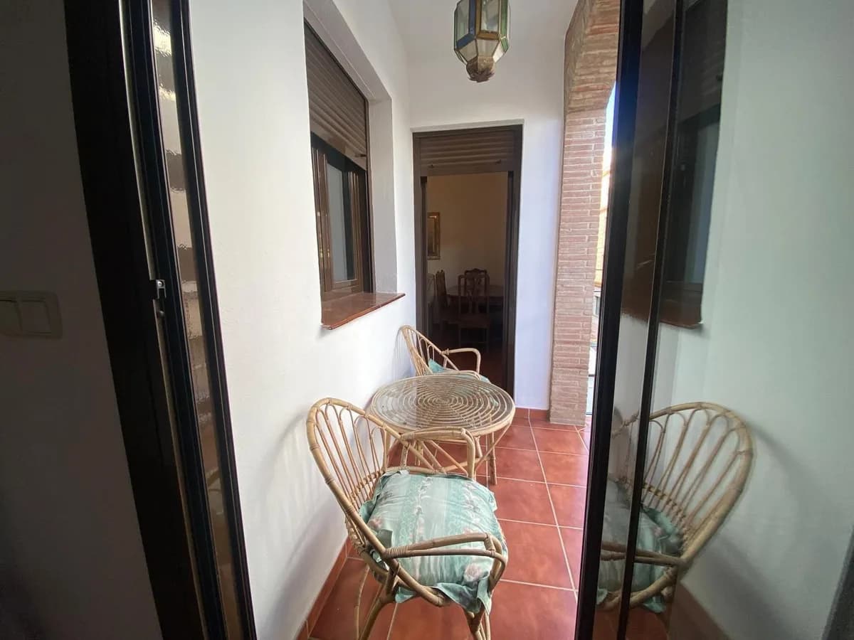 3 Bedroom Middle Floor Apartment for Sale in Ronda, Málaga - Image 8