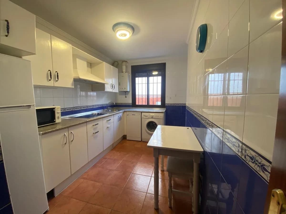 3 Bedroom Middle Floor Apartment for Sale in Ronda, Málaga - Image 9