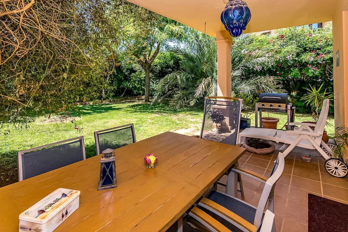 4 Bedroom Semi-Detached House for Sale in Riviera del Sol, Málaga - Image 6