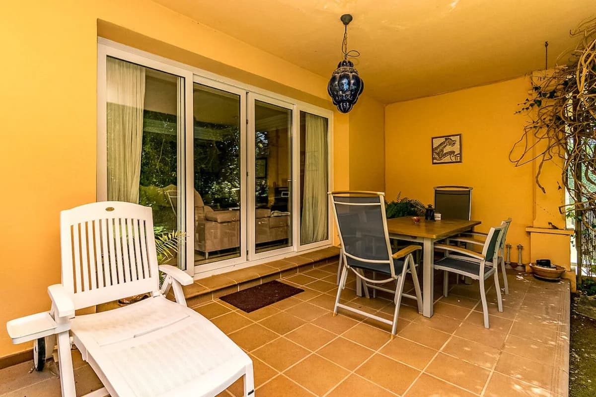 4 Bedroom Semi-Detached House for Sale in Riviera del Sol, Málaga - Image 7