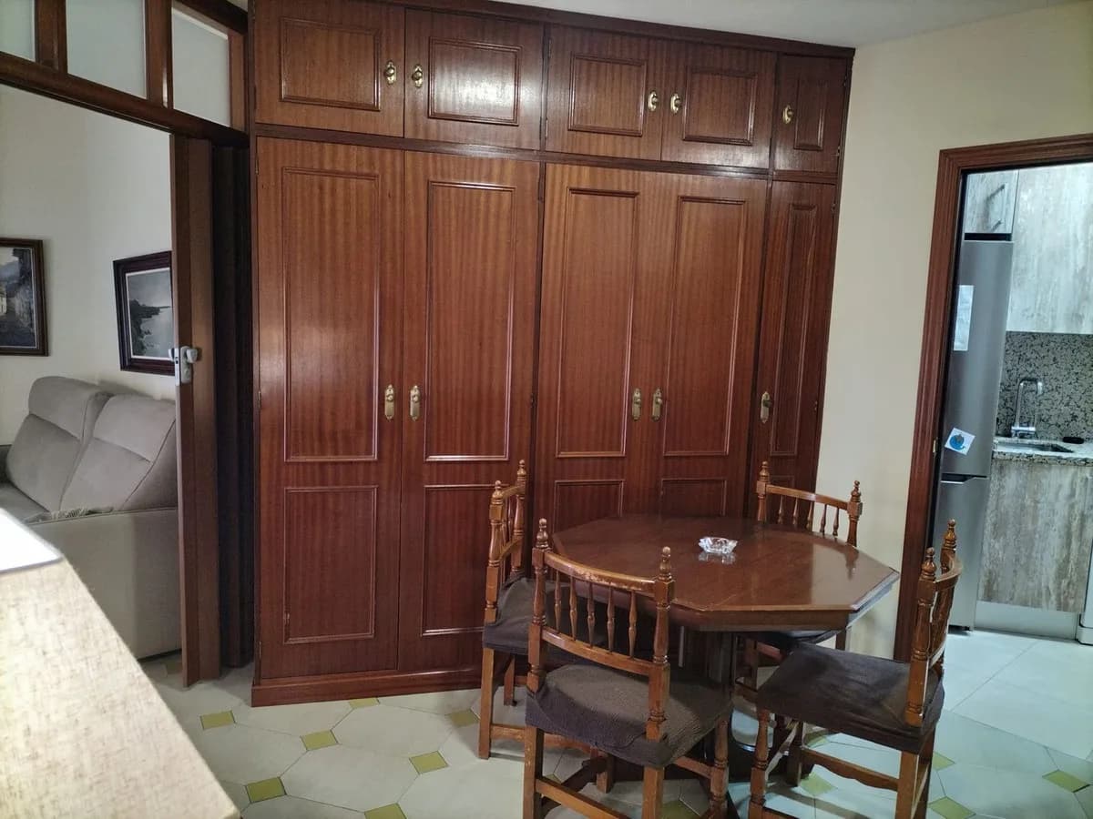 1 Bedroom Middle Floor Apartment for Sale in Fuengirola, Málaga - Image 7