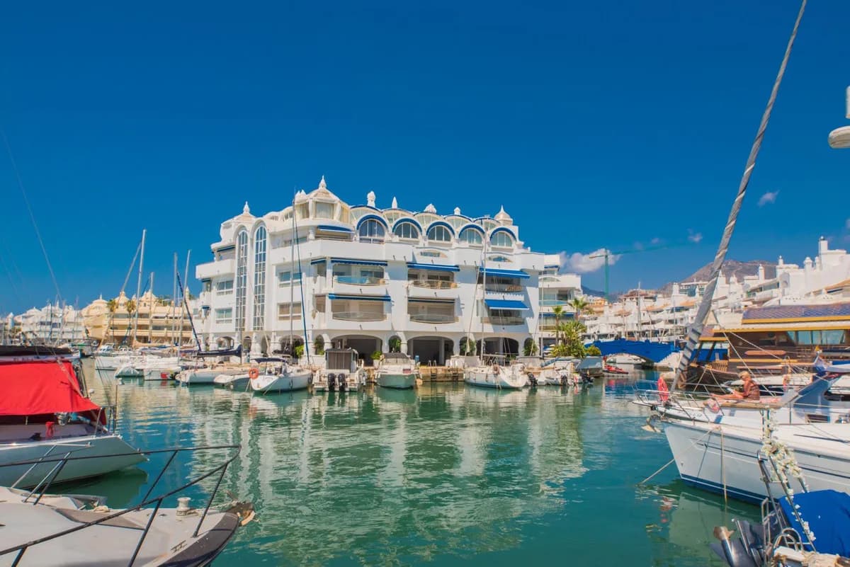 9 Bedroom Penthouse Duplex for Sale in Benalmadena, Málaga