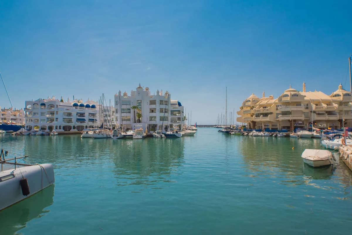 9 Bedroom Penthouse Duplex for Sale in Benalmadena, Málaga - Image 6