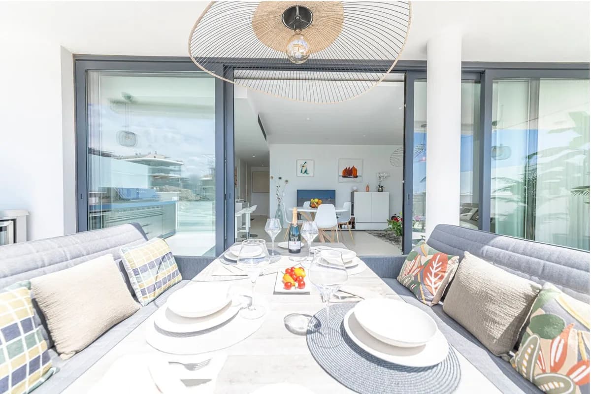 2 Bedroom Middle Floor Apartment for Sale in Fuengirola, Málaga - Image 7