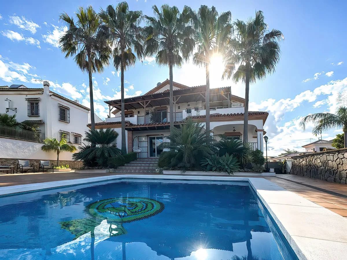 4 Bedroom Detached Villa for Sale in Alhaurín el Grande, Málaga - Image 3