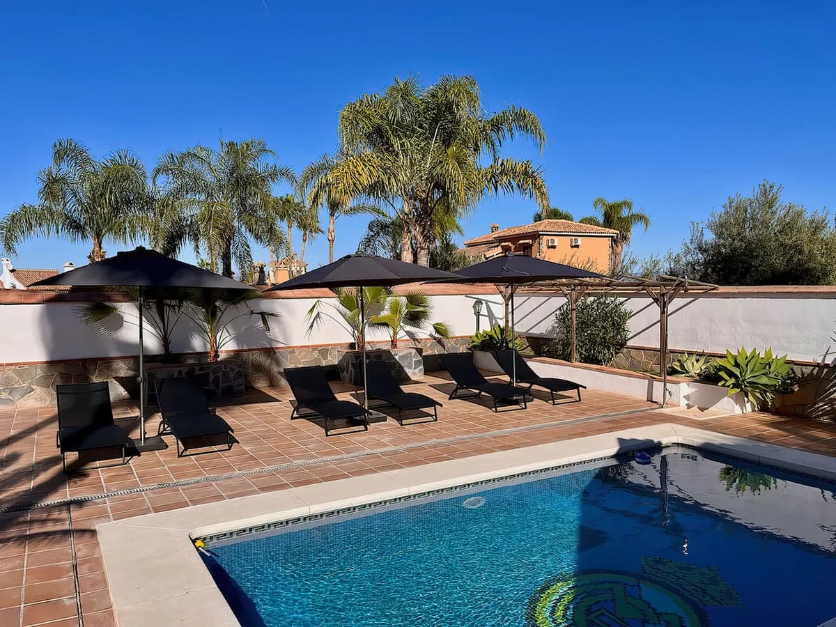 4 Bedroom Detached Villa for Sale in Alhaurín el Grande, Málaga - Image 4