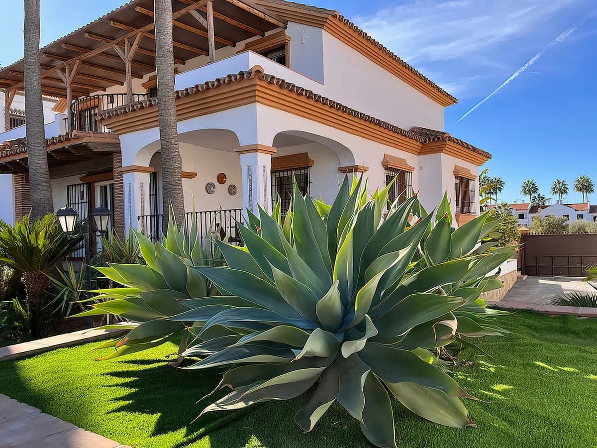 4 Bedroom Detached Villa for Sale in Alhaurín el Grande, Málaga - Image 6