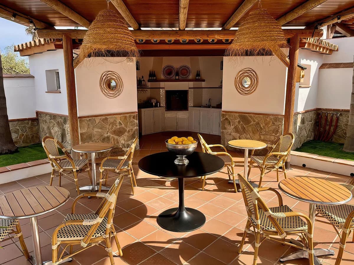 4 Bedroom Detached Villa for Sale in Alhaurín el Grande, Málaga - Image 9