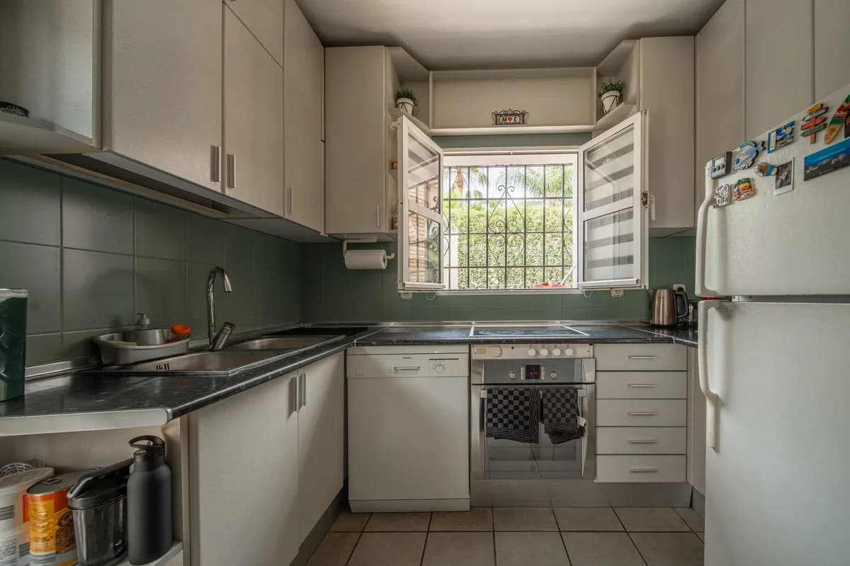 9 Bedroom Detached Villa for Sale in El Coto, Málaga - Image 4
