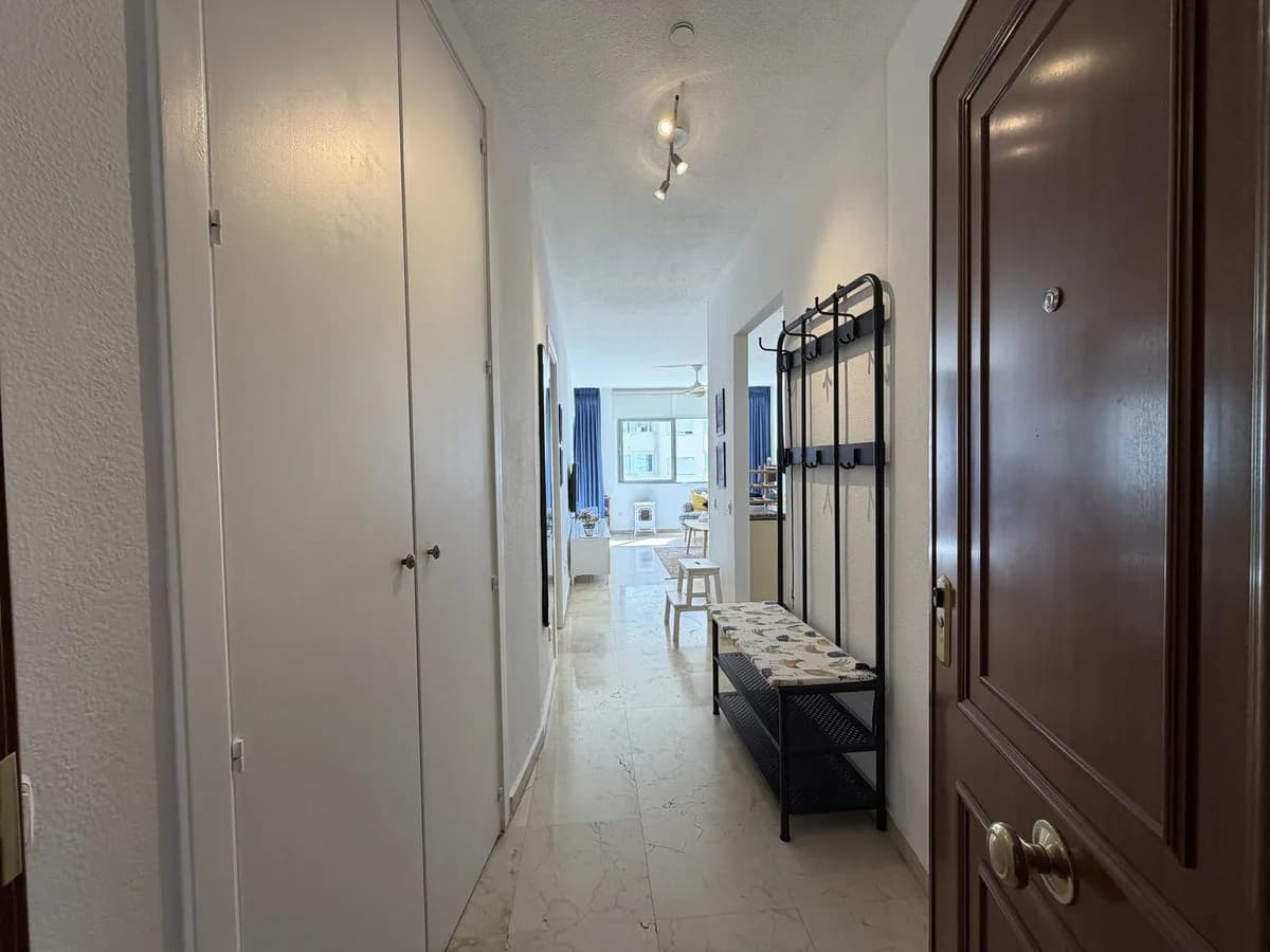 1 Bedroom Middle Floor Apartment for Sale in Estepona, Málaga - Image 6