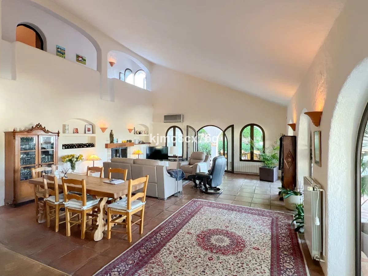3 Bedroom Detached Villa for Sale in Mijas, Málaga - Image 3