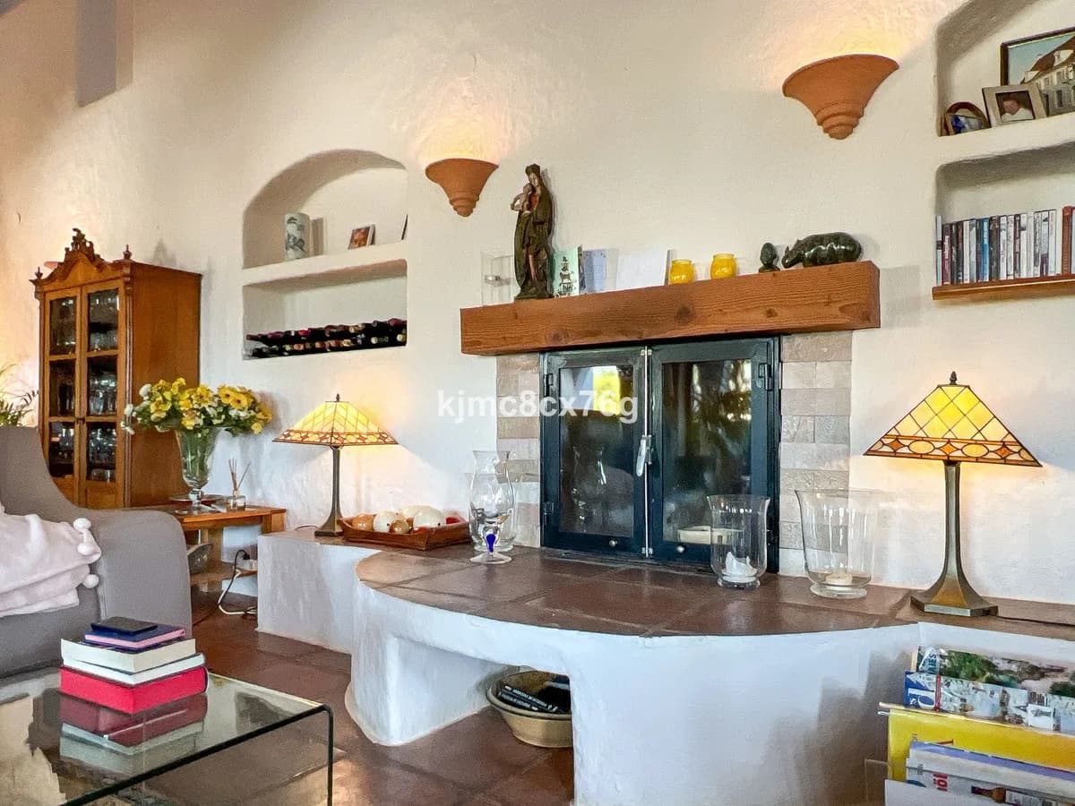 3 Bedroom Detached Villa for Sale in Mijas, Málaga - Image 5
