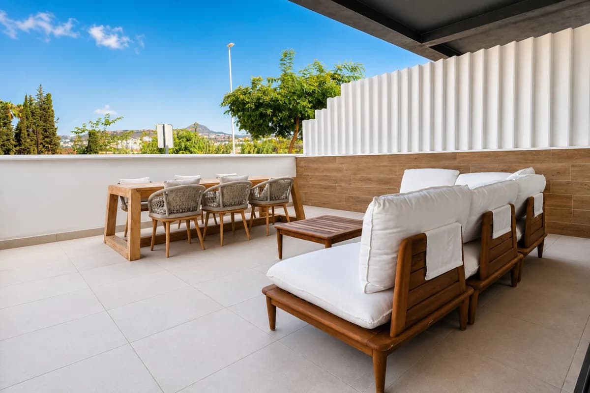3 Bedroom Townhouse for Sale in Atalaya, Málaga - Image 2