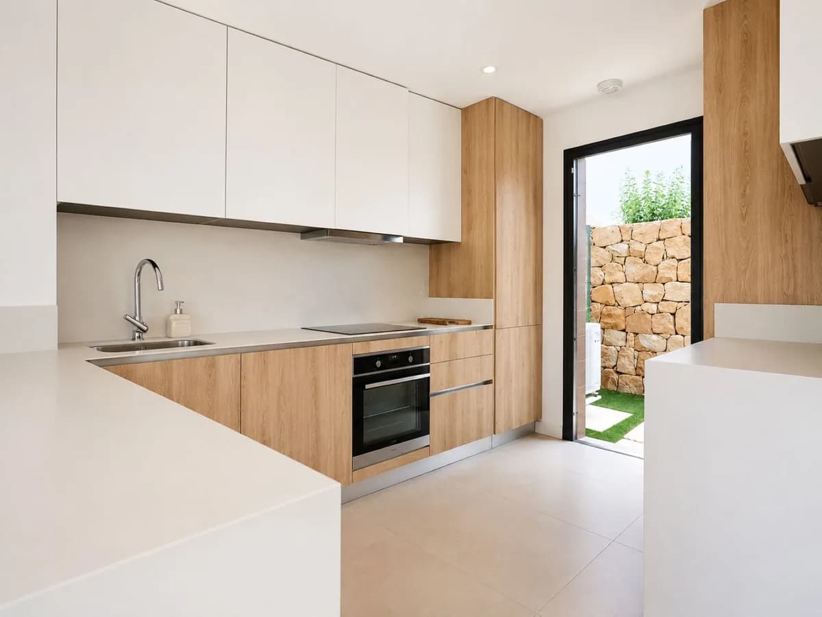 3 Bedroom Townhouse for Sale in Atalaya, Málaga - Image 4