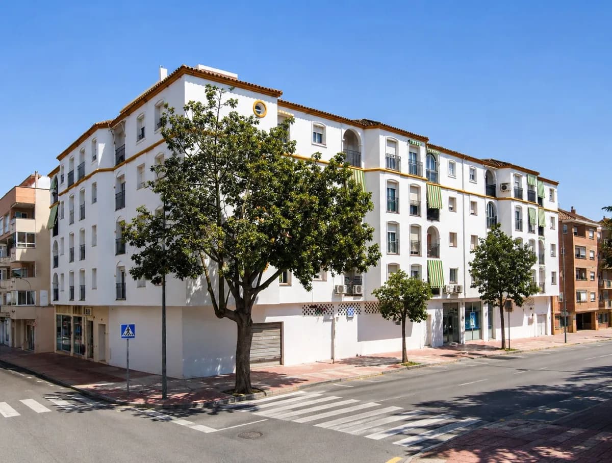 5 Bedroom Penthouse for Sale in Estepona, Málaga