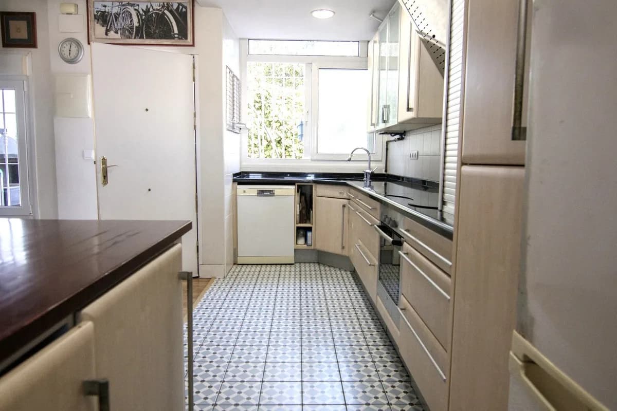 4 Bedroom Townhouse for Sale in Ciudad Jardín, Málaga - Image 9