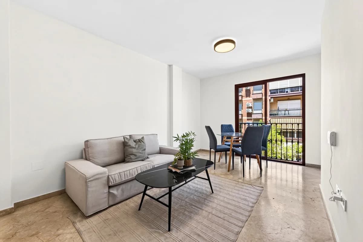 2 Bedroom Middle Floor Apartment for Sale in Centro Histórico, Málaga