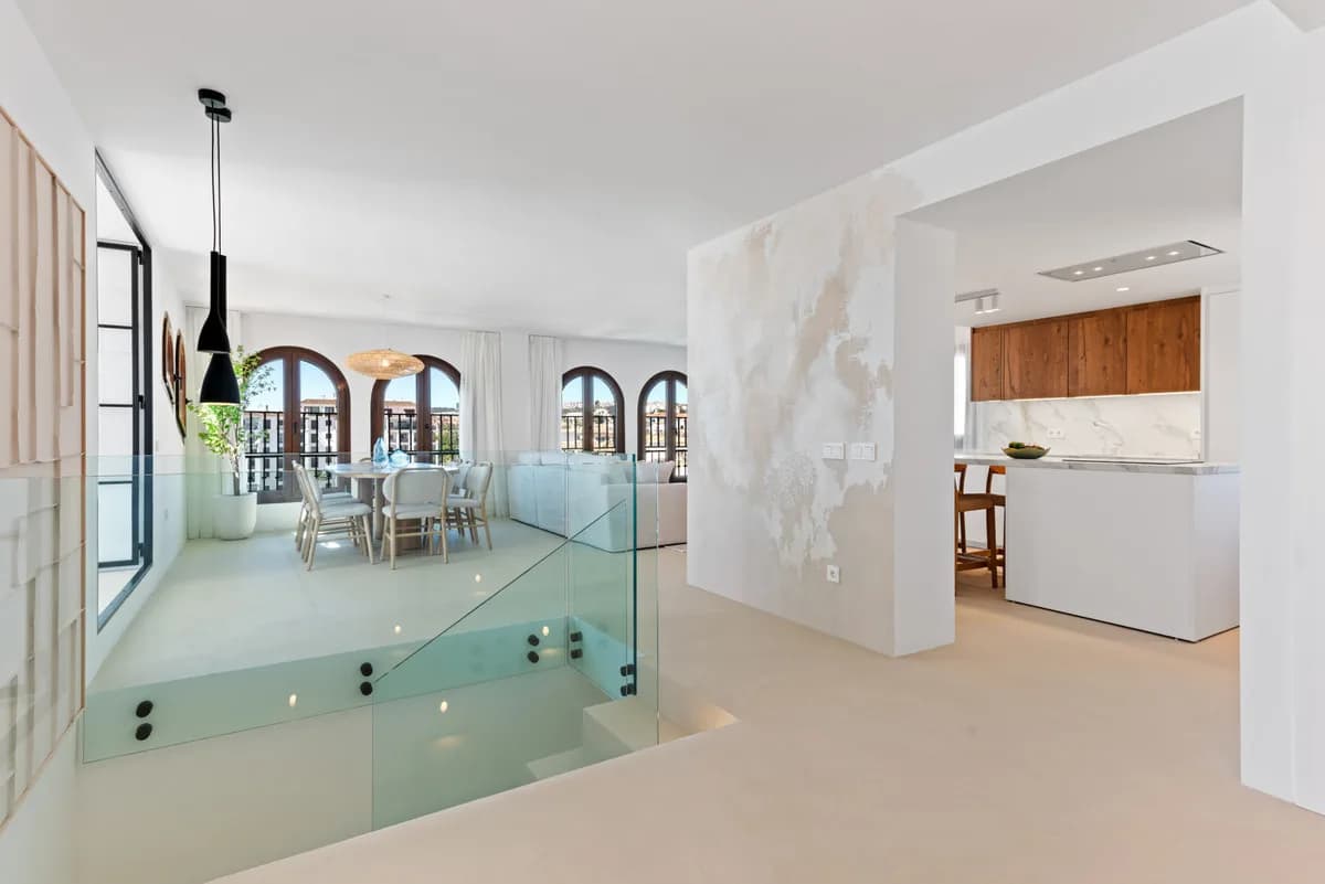 4 Bedroom Penthouse Duplex for Sale in La Duquesa, Málaga - Image 2