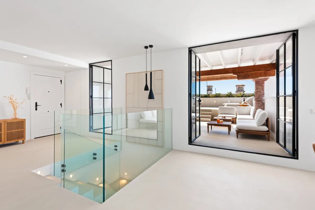 4 Bedroom Penthouse Duplex for Sale in La Duquesa, Málaga - Image 3