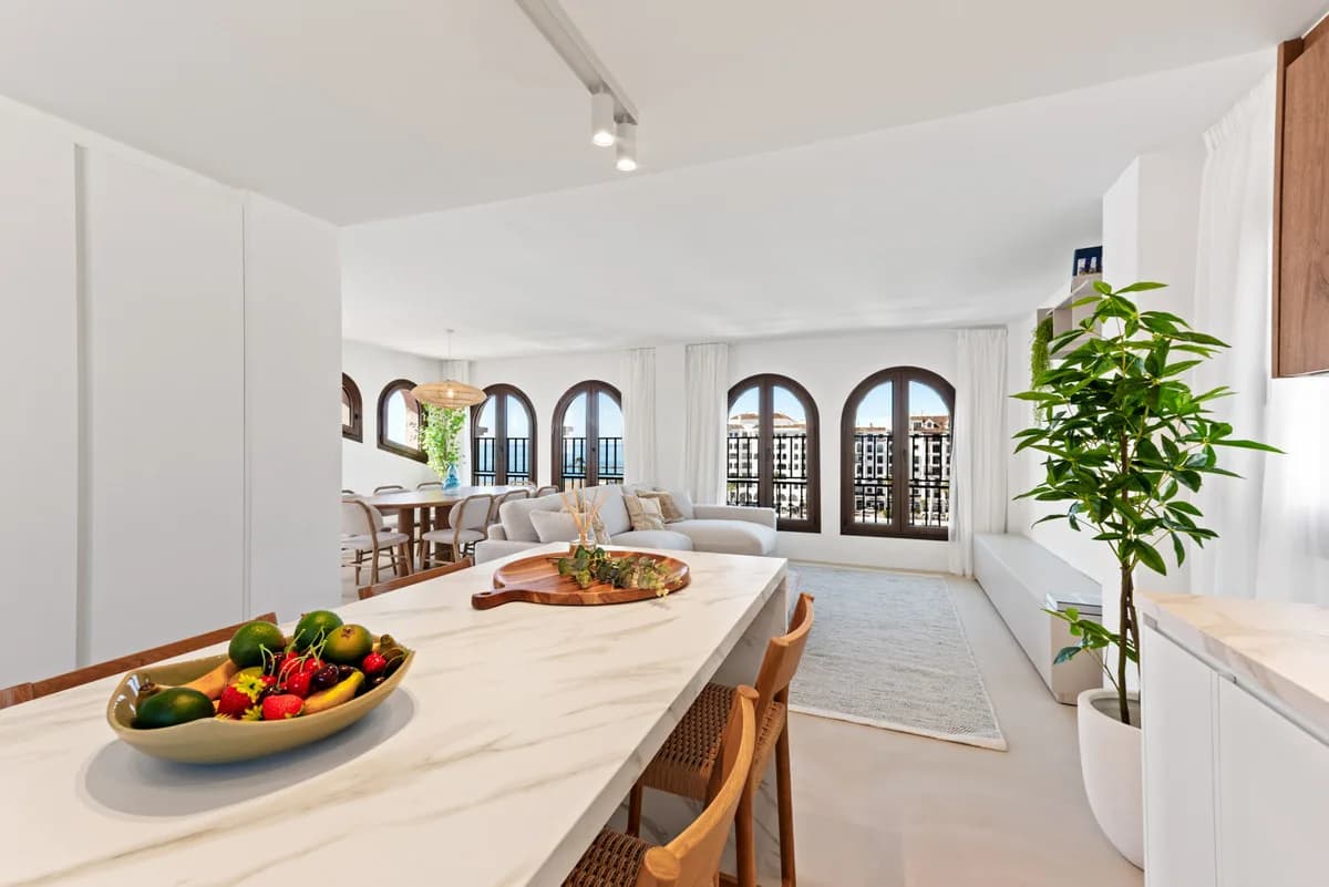 4 Bedroom Penthouse Duplex for Sale in La Duquesa, Málaga - Image 7