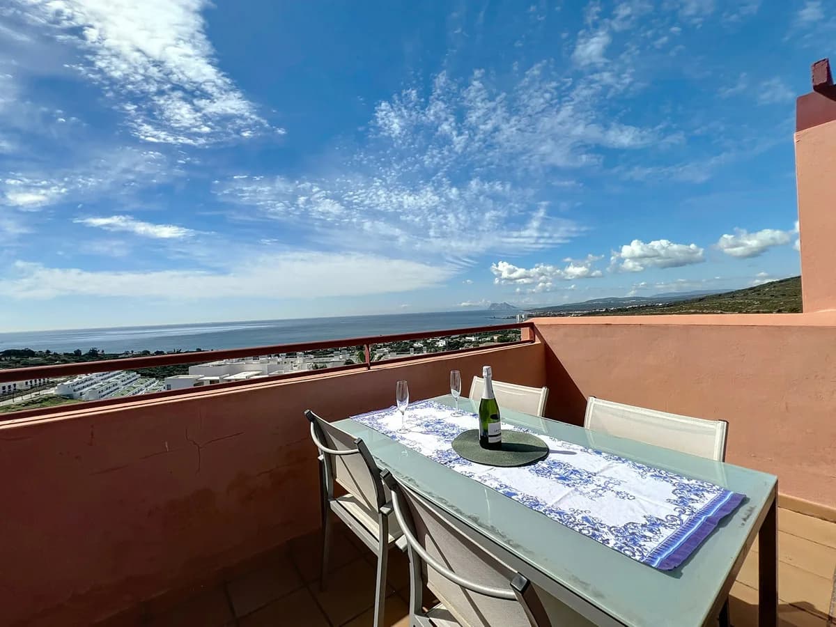 2 Bedroom Penthouse for Sale in Manilva, Málaga