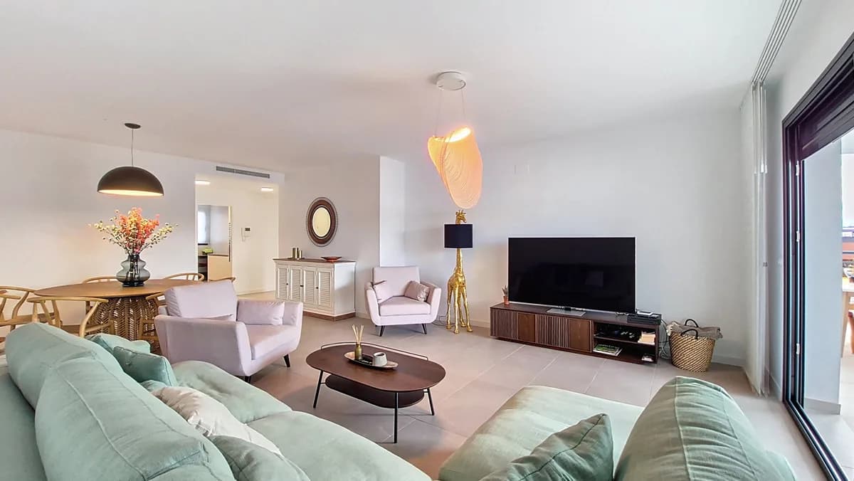 3 Bedroom Middle Floor Apartment for Sale in Casares, Málaga - Image 9
