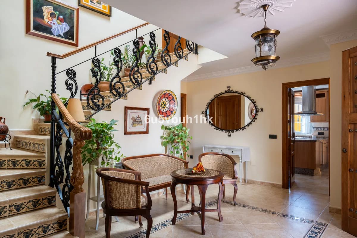 5 Bedroom Detached Villa for Sale in Mijas Costa, Málaga - Image 7
