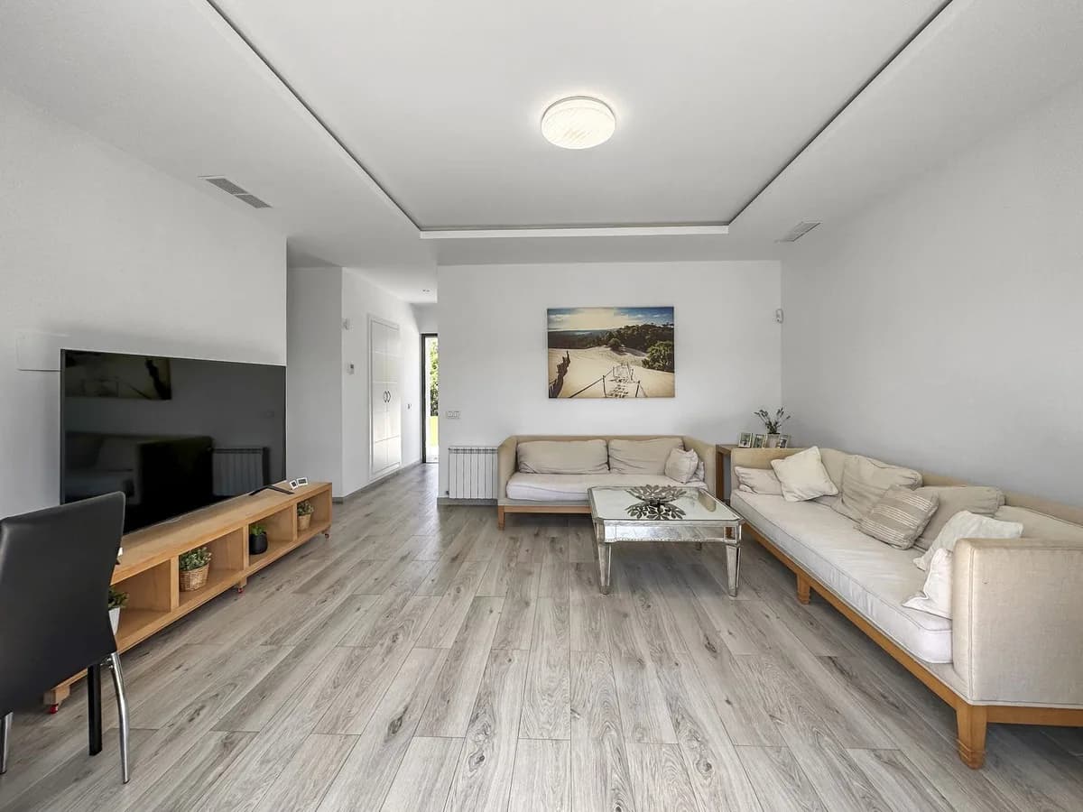 4 Bedroom Detached Villa for Sale in San Martín de Tesorillo, Cádiz - Image 8