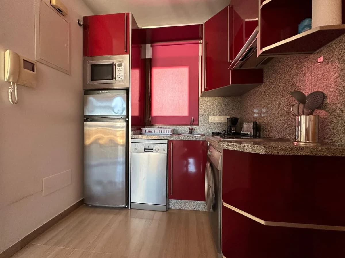 1 Bedroom Middle Floor Apartment for Sale in Fuengirola, Málaga - Image 6