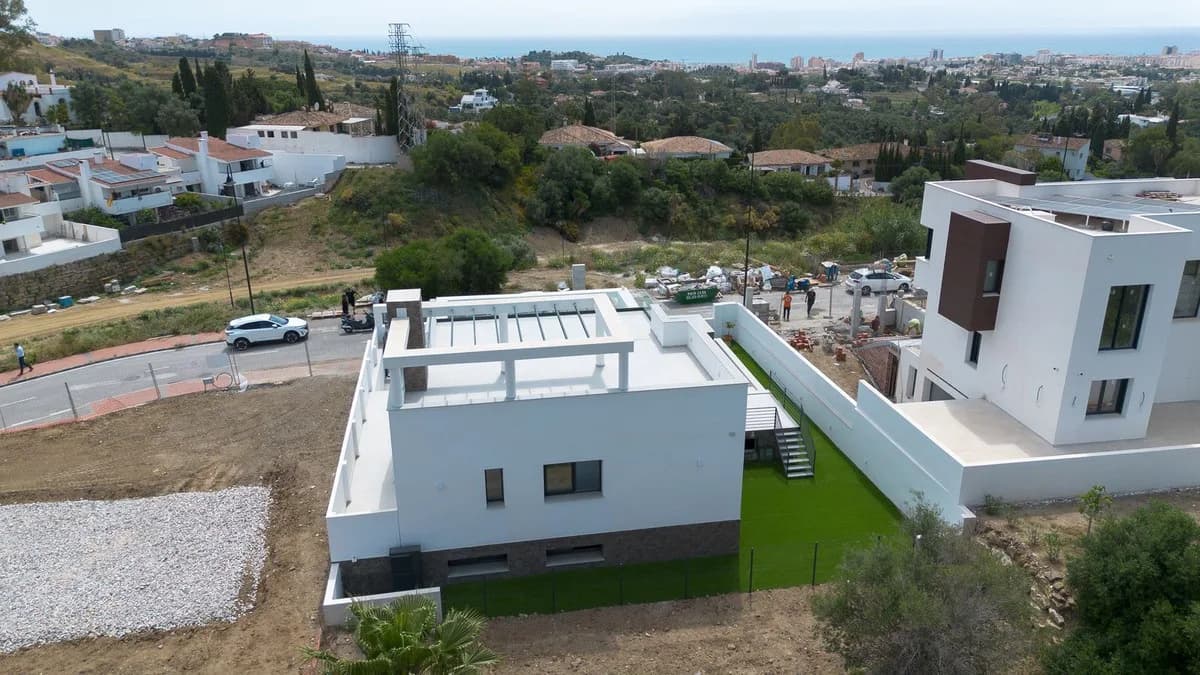 4 Bedroom Detached Villa for Sale in Mijas, Málaga - Image 4