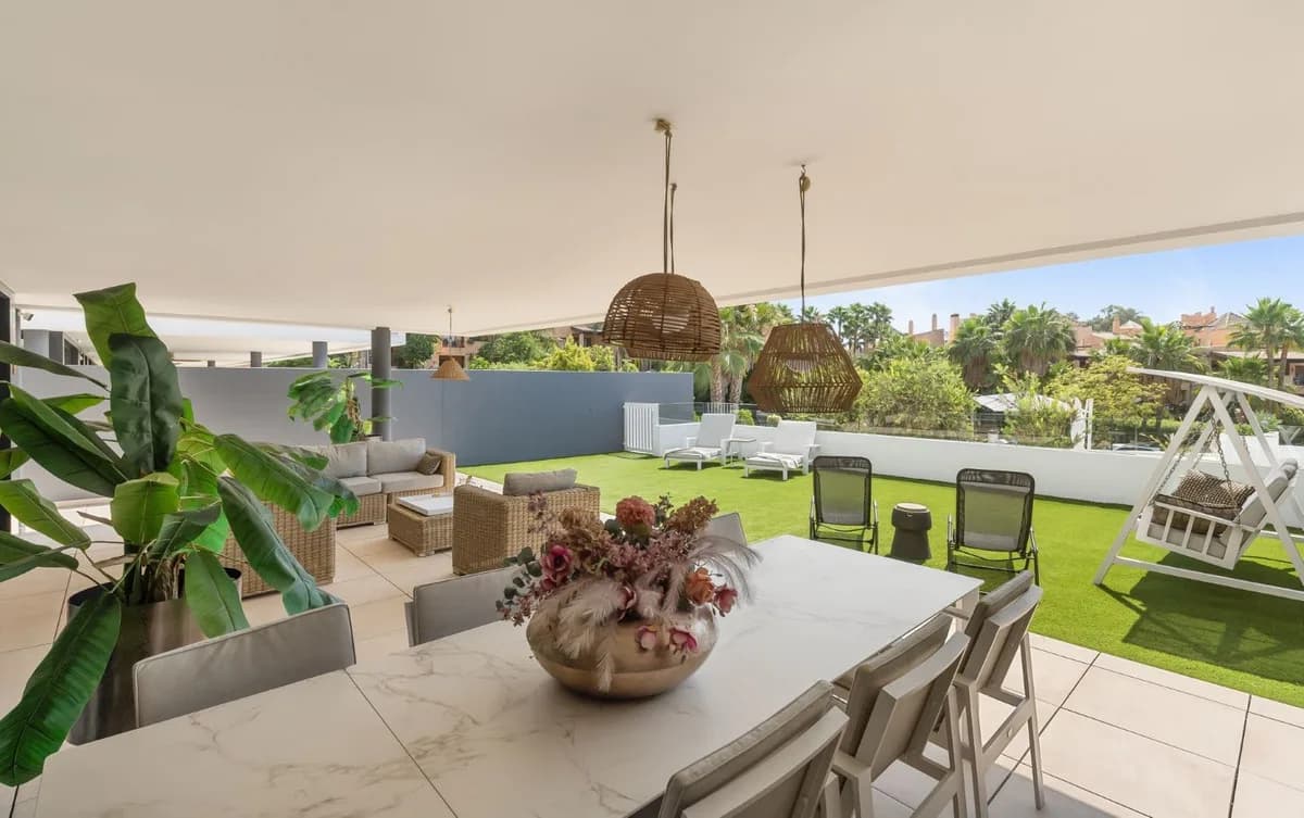 3 Bedroom Ground Floor Apartment for Sale in Estepona, Málaga
