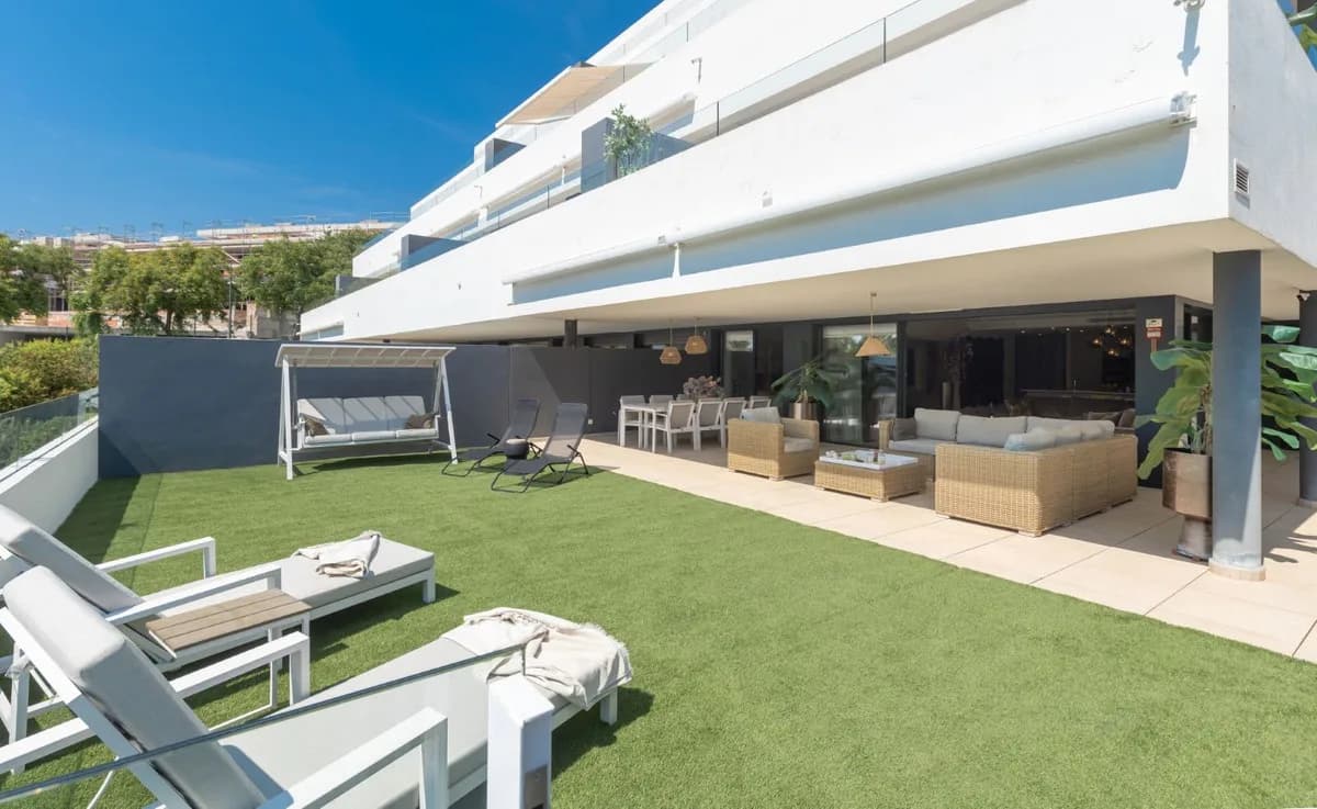 3 Bedroom Ground Floor Apartment for Sale in Estepona, Málaga - Image 7