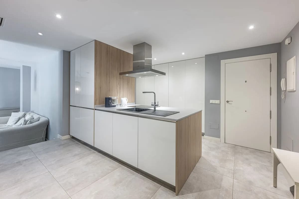 2 Bedroom Ground Floor Apartment for Sale in Nueva Andalucía, Málaga - Image 9