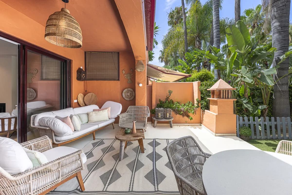 3 Bedroom Townhouse for Sale in The Golden Mile, Málaga - Image 5