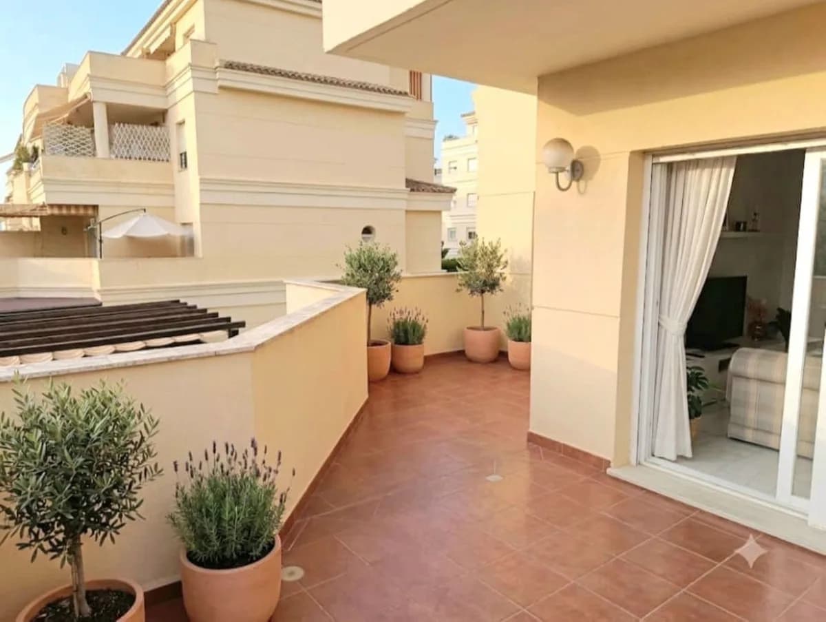 3 Bedroom Middle Floor Apartment for Sale in Torrequebrada, Málaga
