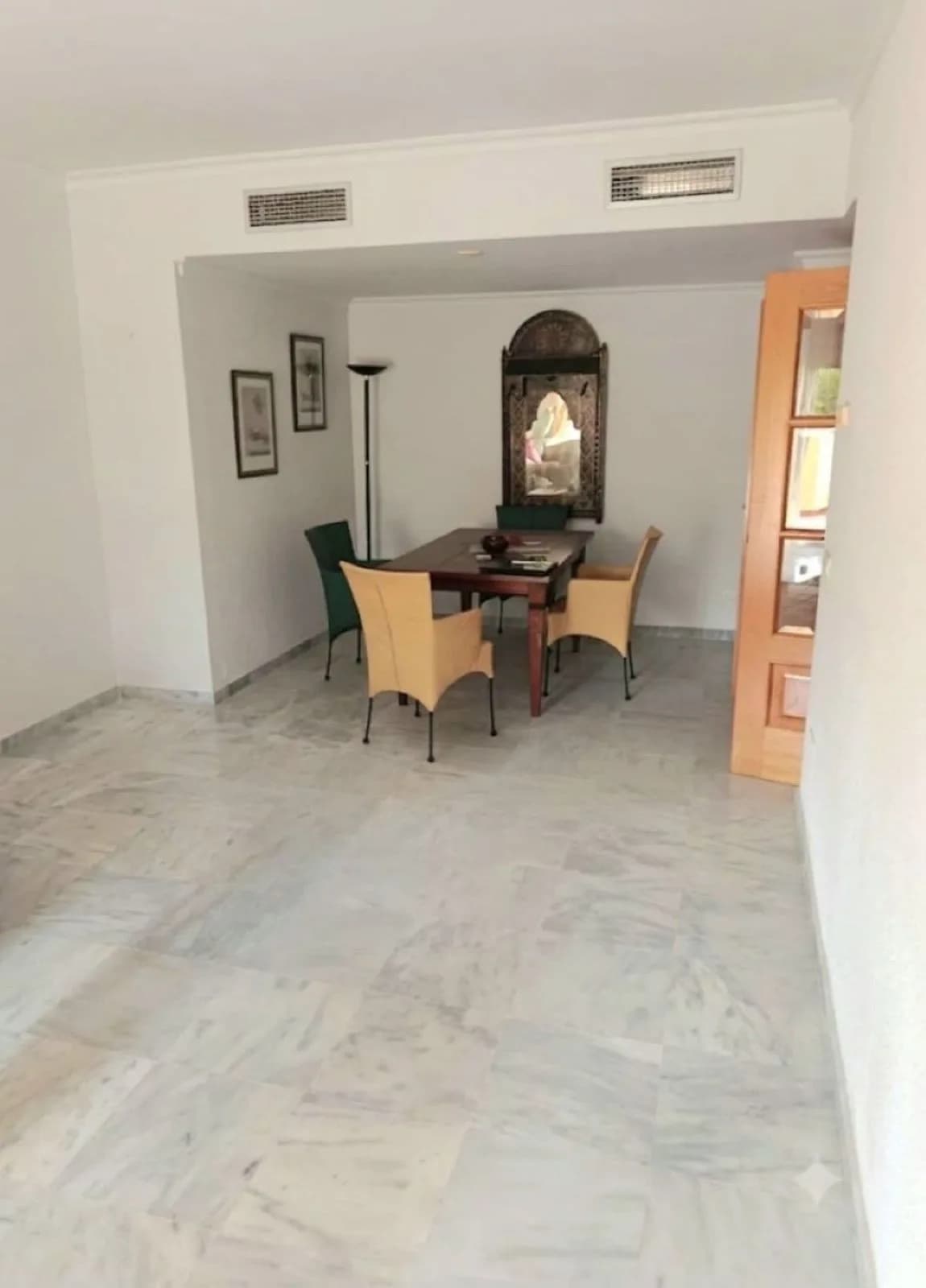 3 Bedroom Middle Floor Apartment for Sale in Torrequebrada, Málaga - Image 5