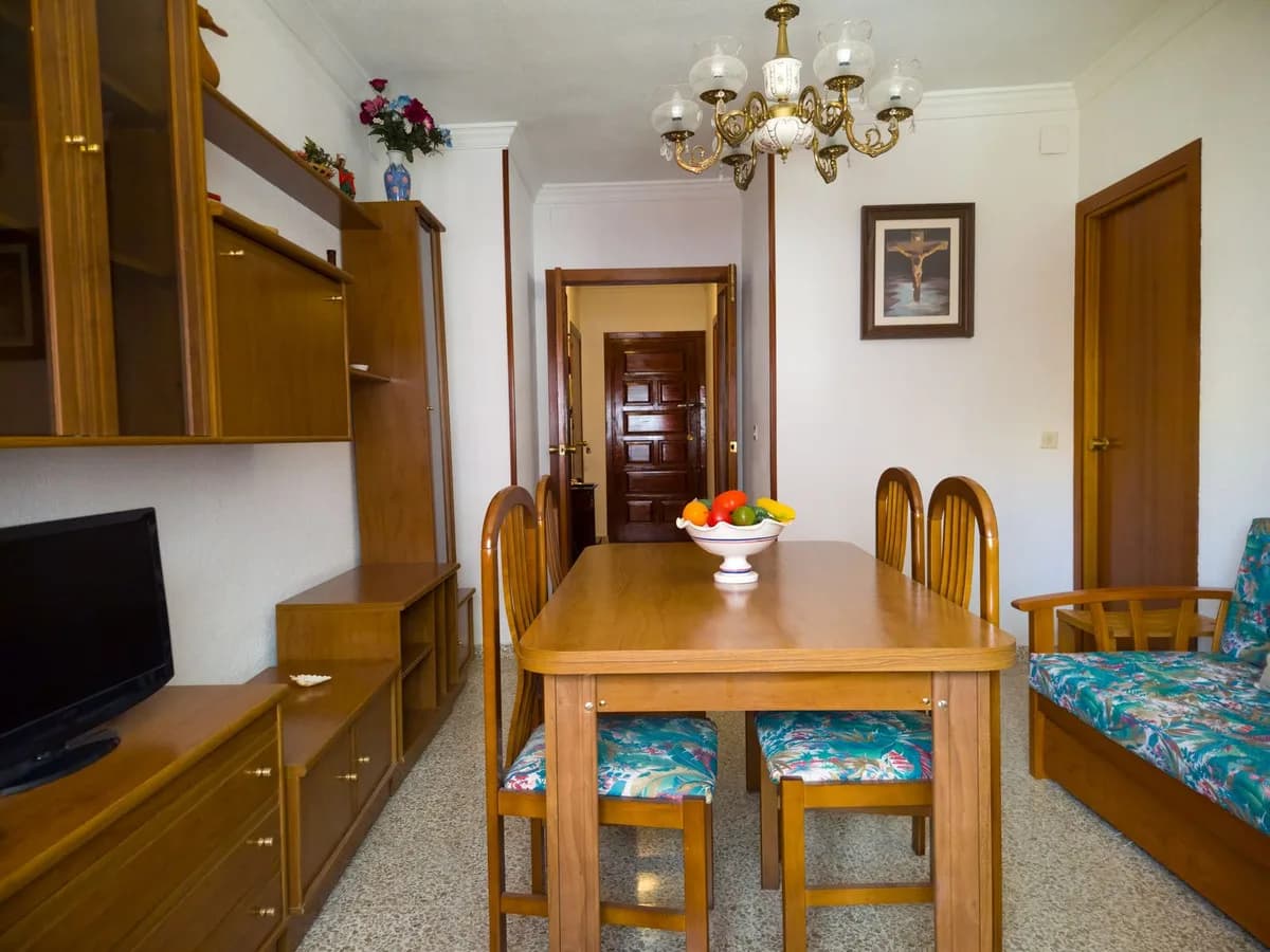 3 Bedroom Middle Floor Apartment for Sale in Fuengirola, Málaga