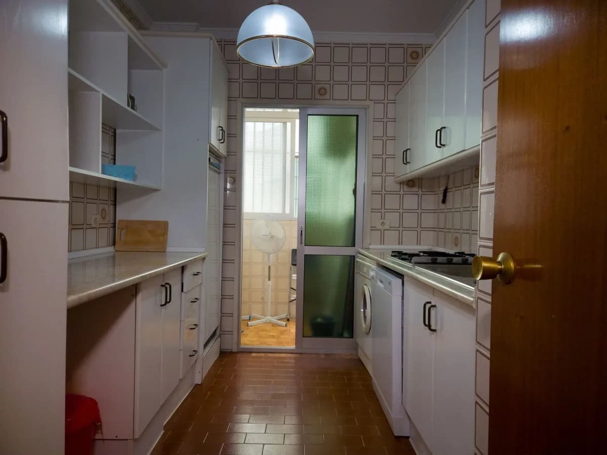 3 Bedroom Middle Floor Apartment for Sale in Fuengirola, Málaga - Image 3