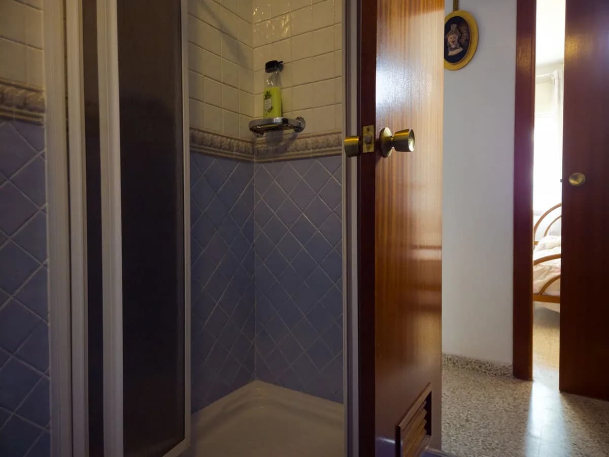 3 Bedroom Middle Floor Apartment for Sale in Fuengirola, Málaga - Image 9